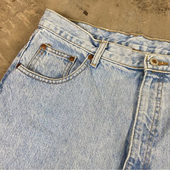 Vintage 90s Enuf International Classic Light Wash High Waisted Tapered Mom Jeans - Picture 9 of 14